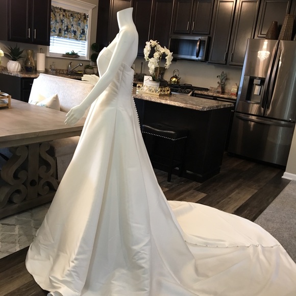 Alfred Angelo Dresses & Skirts - ✨Gorgeous brand new gown!